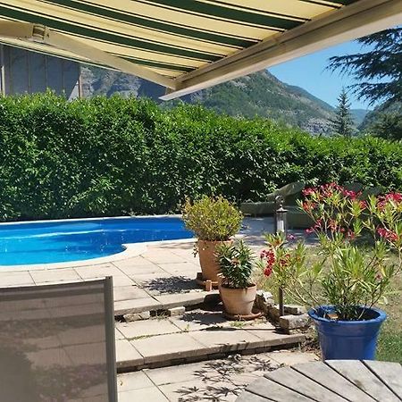 Au Paradis Des Grillons Espinasses Kültér fotó