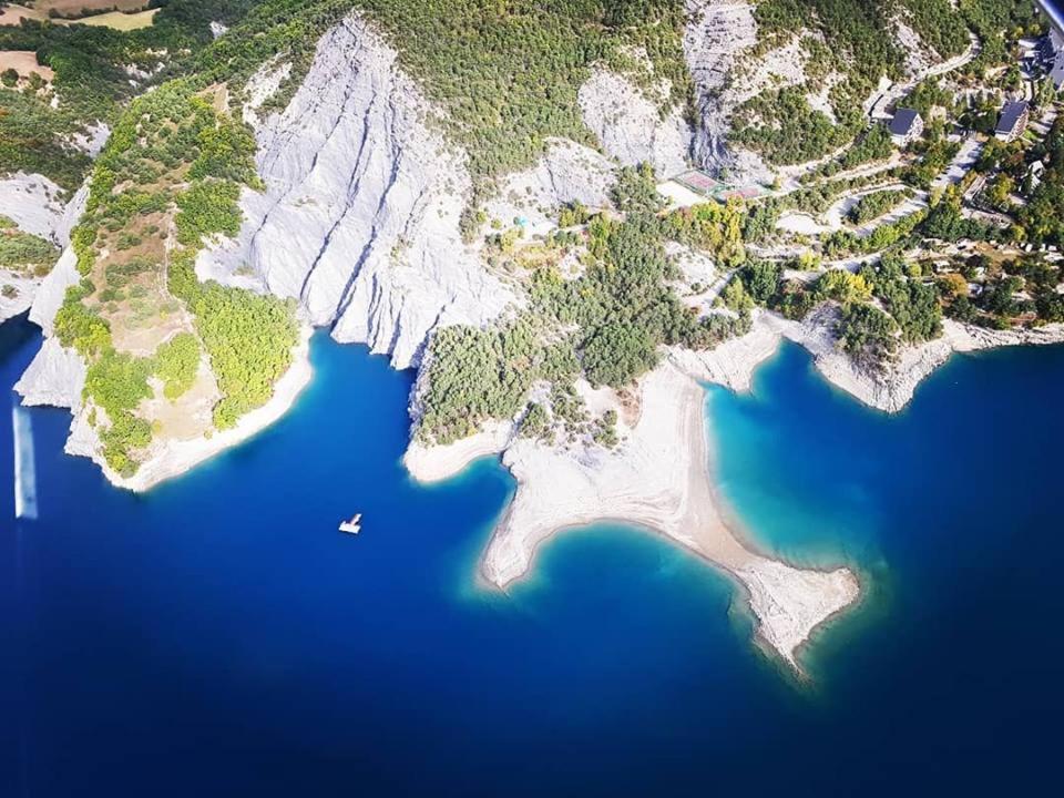 Au Paradis Des Grillons Espinasses Kültér fotó
