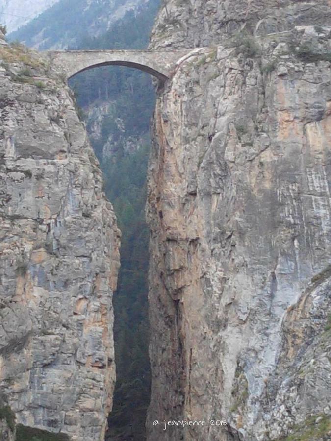 Au Paradis Des Grillons Espinasses Kültér fotó